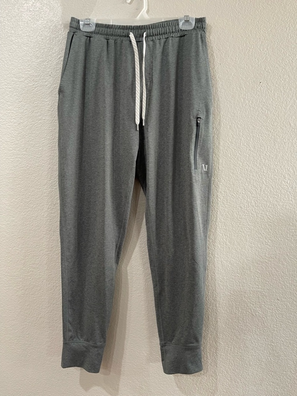 Vuori Sunday Performance Joggers men’s medium green loungewear V416